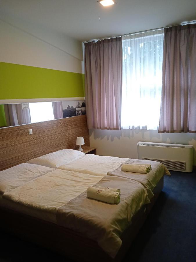 Hotelik Košice Esterno foto