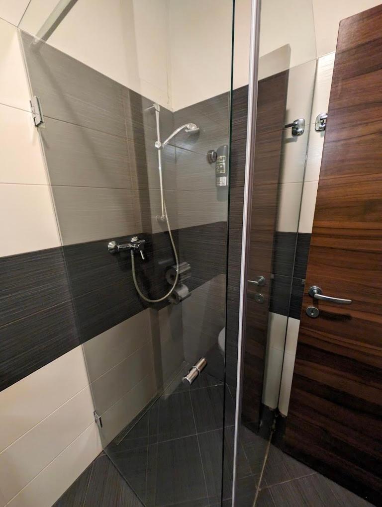 Hotelik Košice Esterno foto